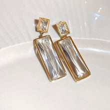 Load image into Gallery viewer, Bok Earring