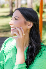 Load image into Gallery viewer, Bok Earring