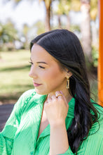 Load image into Gallery viewer, Bok Earring